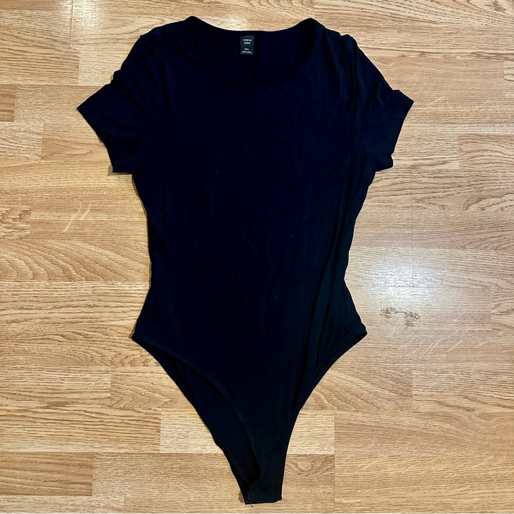 SHEIN Black Short Sleeve Bodysuit